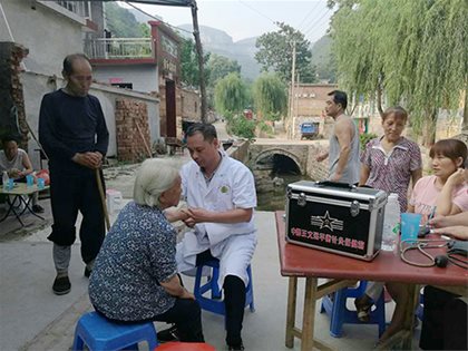 暴雨无情，人间有爱--平衡针在灾区武安义诊显神威