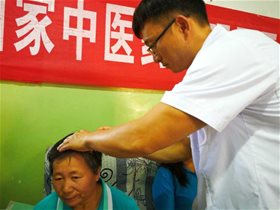 平衡针走进新疆农12师21农团义诊