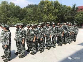参加军训的高中生热射病平衡针一针见效