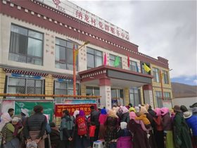 唐小君主任应拉萨市卫健委邀请，率10人平衡针灸团队为当雄县纳龙村义诊400余人次