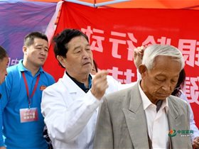 （转发中国军网）健康扶贫 他们为革命老区群众义诊