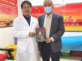 85岁张立平将军再次考察全军平衡针灸中心，评价平衡针定位神经是科学的