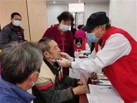 喜迎二十大：平衡针灸专家白冬在“全国高血压日”走进社区开展义诊宣传服务