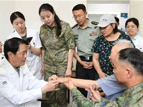 【转发】解放军报客户端——点赞！这场义诊活动超暖心→