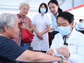 仁术传承暖军心 义诊带教守健康——王文远教授开展特色医疗服务