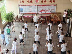 平衡针灸显奇效 关爱护航助成长 —— 济南市机关工委孤困儿童服务志愿团莱芜团夏令营活动侧记